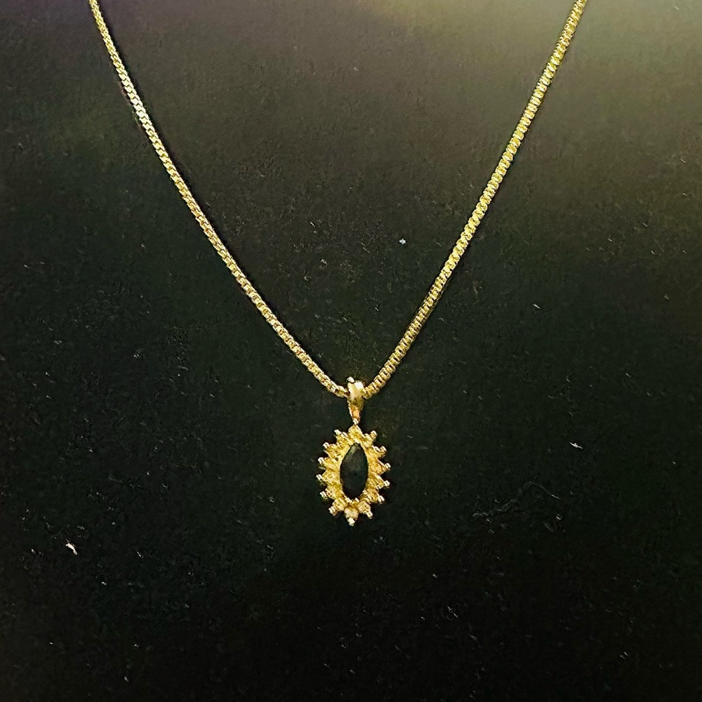 Starburst black glass and Gold plated Pendant with earrings